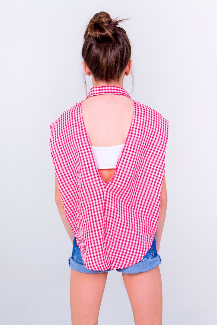 Checkered Buttoned Down Crop Top- Red/White Unicornio Azul 