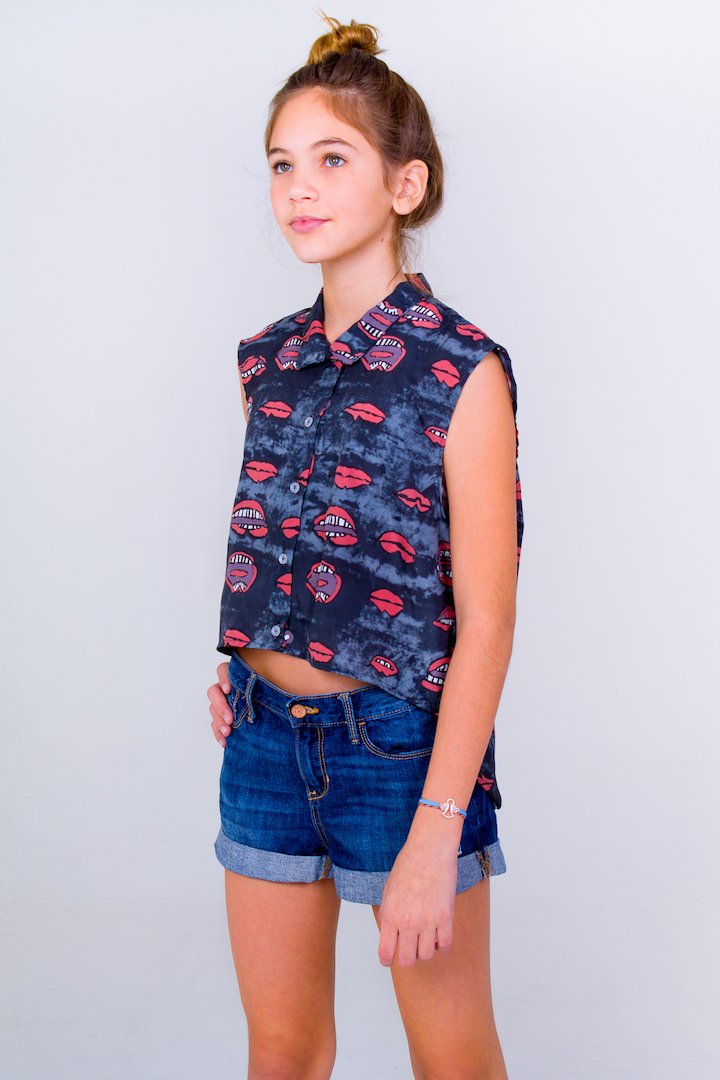 Lips Buttoned Down Crop Top- Grey Unicornio Azul 