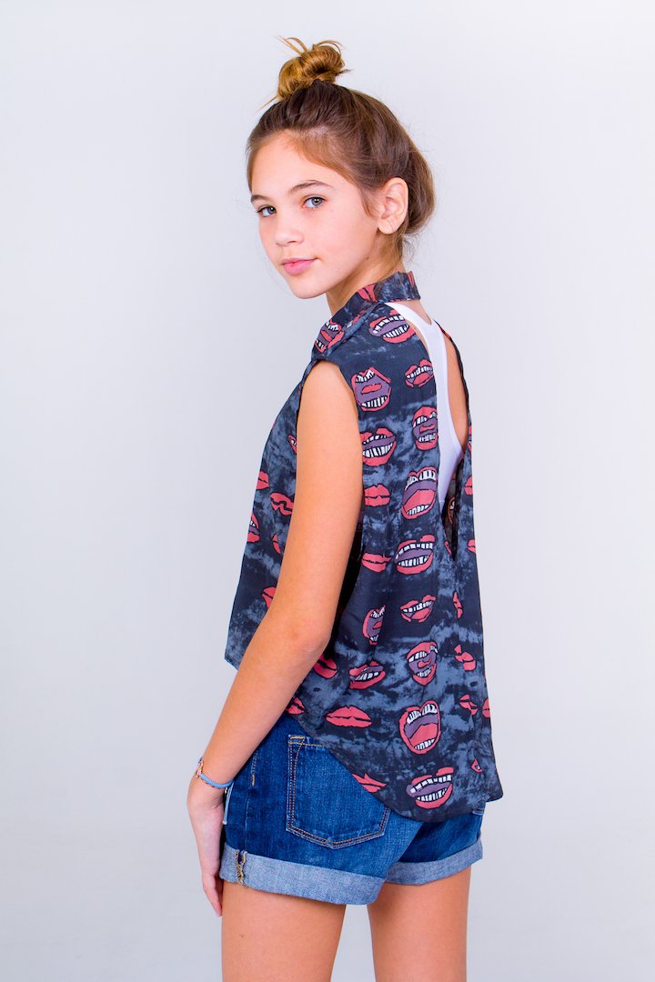Lips Buttoned Down Crop Top- Grey Unicornio Azul 