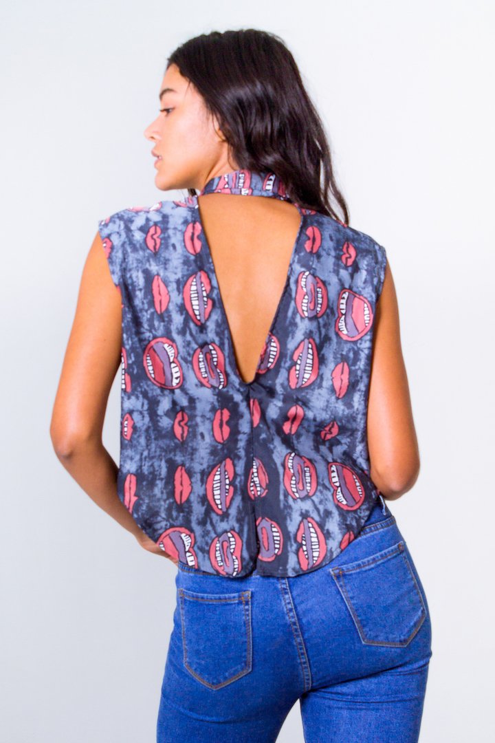 Biker Lips Buttoned Down Crop Top- Blue/Grey Unicornio Azul 